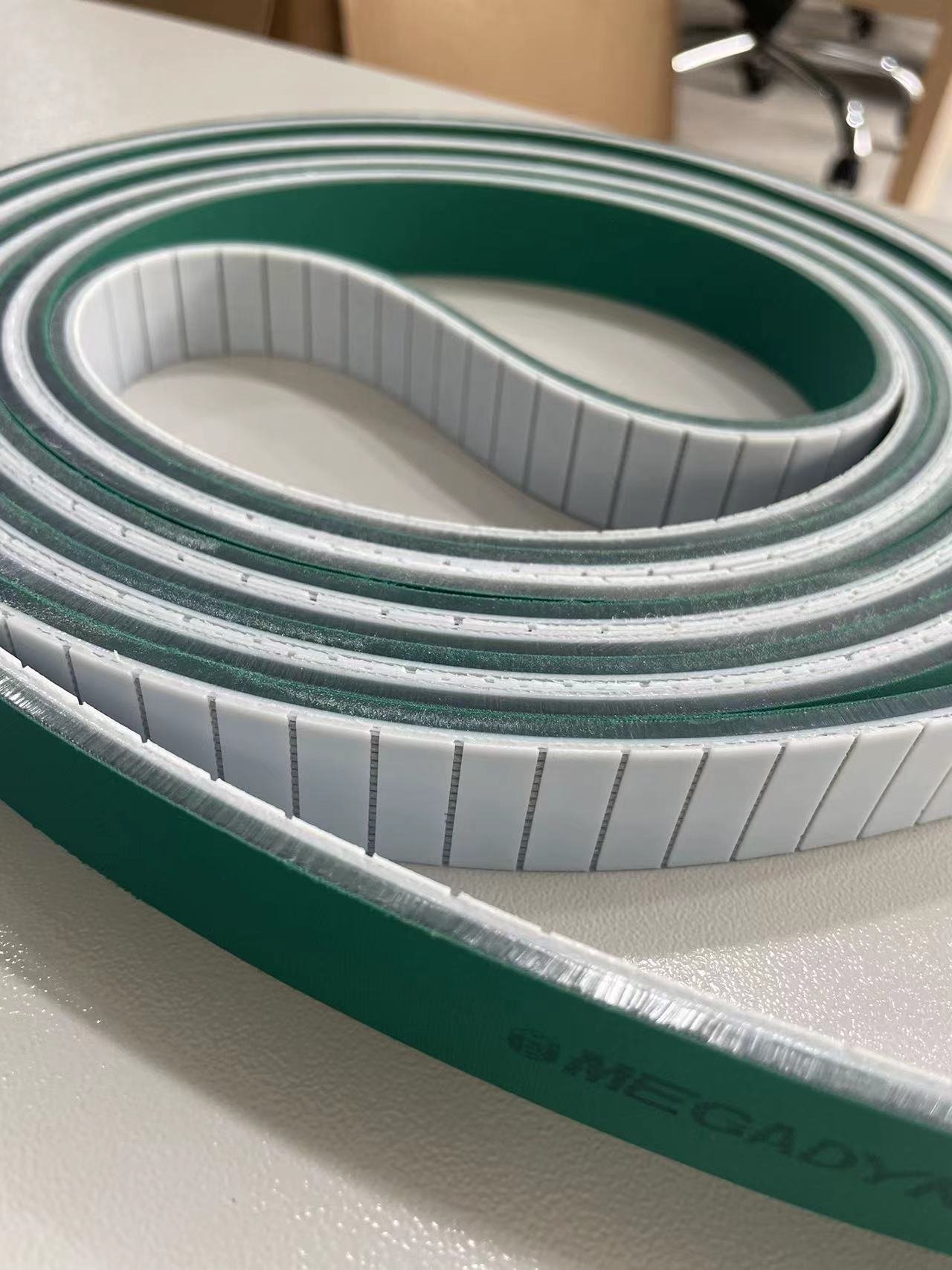 <a href='http://m.yiemit.com/' target='_blank'><u>同步帶</u></a>