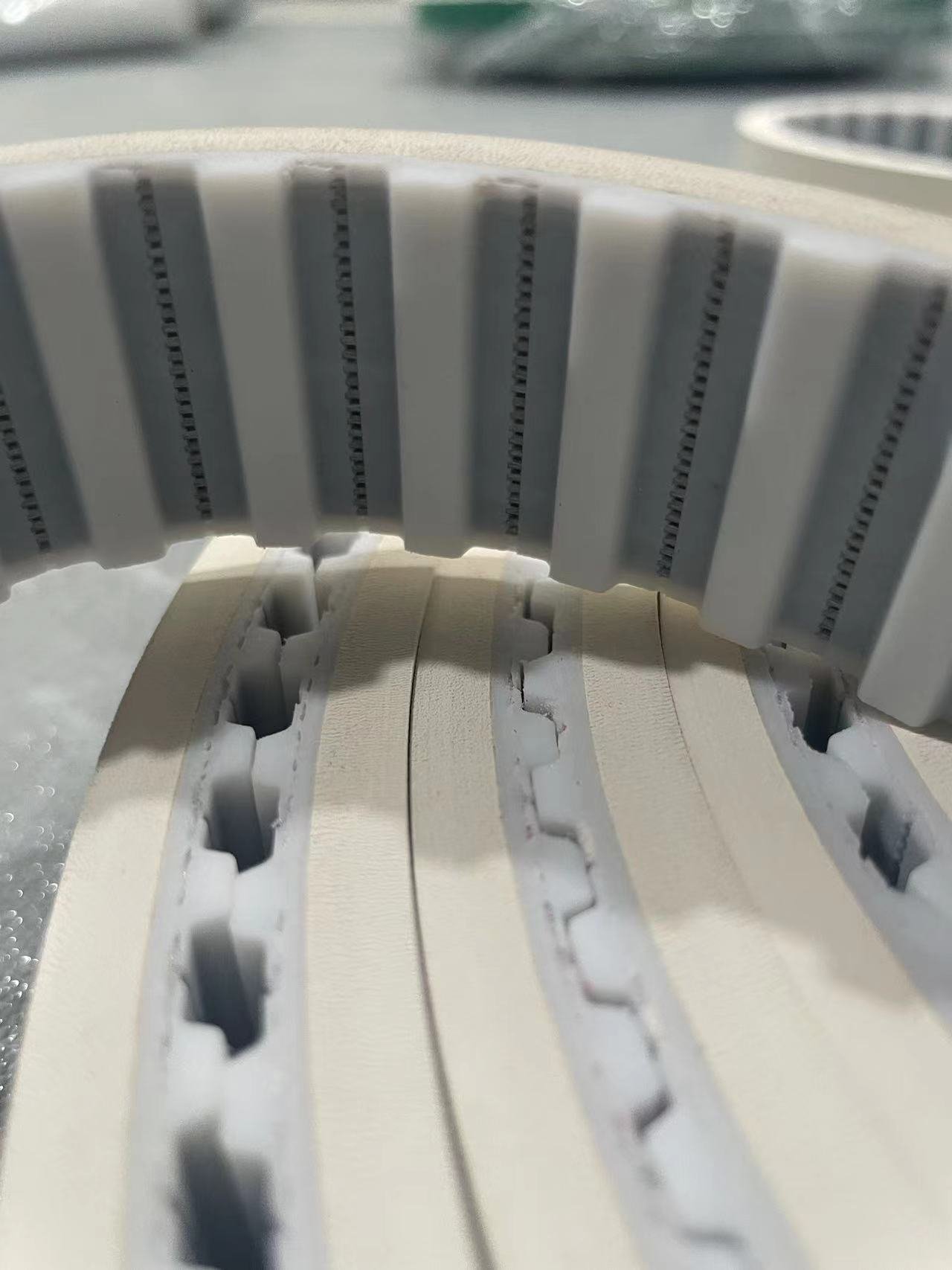 <a href='http://m.yiemit.com/' target='_blank'><u>同步帶</u></a>