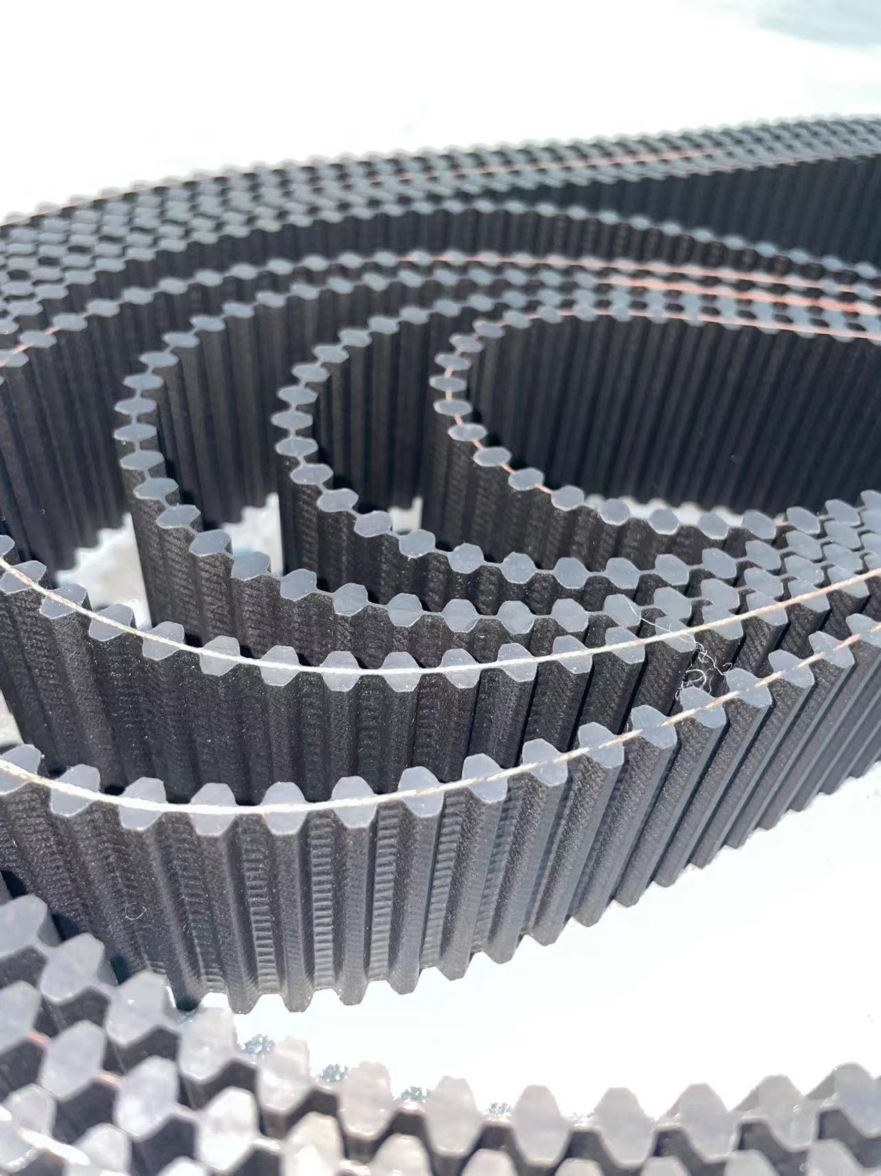 橡膠<a href='http://m.yiemit.com/' target='_blank'><u>同步帶</u></a>